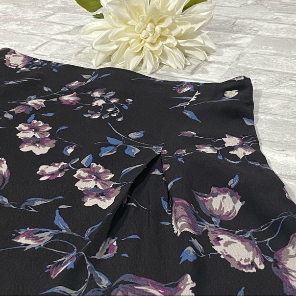SOLD | Kendall & Kylie Lightweight Floral Skirt EUC - Picture 5 of 16